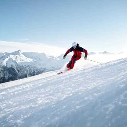 Skifahrer auf der Piste im Gasteinertal