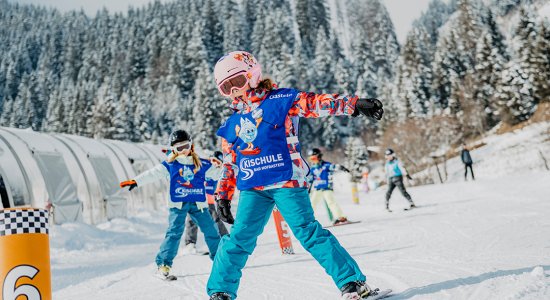 Kind in der Skischule Bad Hofgastein